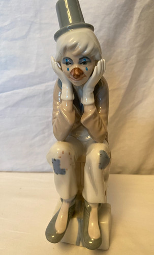 Casades porcelain seated clown - seated,