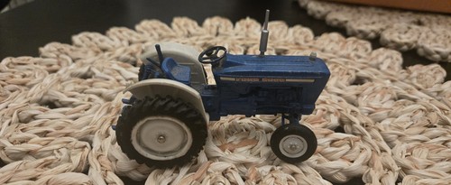 Britains ford 5000 tractor - ford,