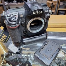Nikon D200 10.2MP DSLR Digital Camera Body (Used)