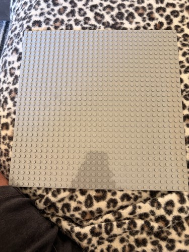 32x32 stud toy - 32x32,