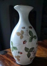 Wedgwood Wild Strawberry 5"