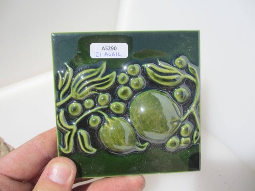 Vintage ceramic tile floral - vintage,