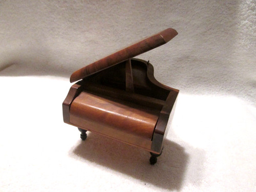 Vintage reuge wood - wood, piano