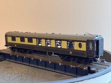 Hornby R4384 12-wheel Pullman