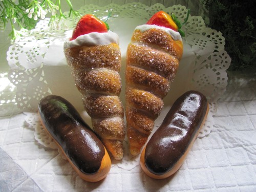 Fake cakes artificial - fake,
