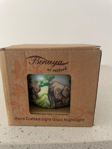 Benaya milford hand - at,