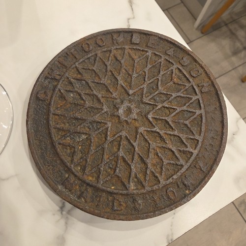 Cast iron round - cast, hole