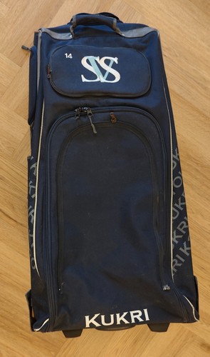 Kukri large wheeled - large, cricket