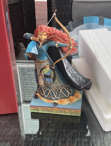 Disney showcase collection - showcase,