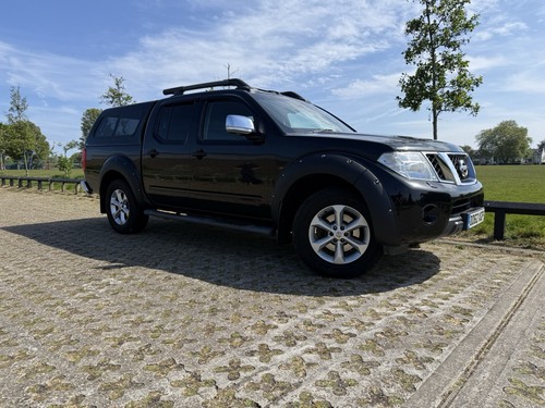 Black nissan navara - black,