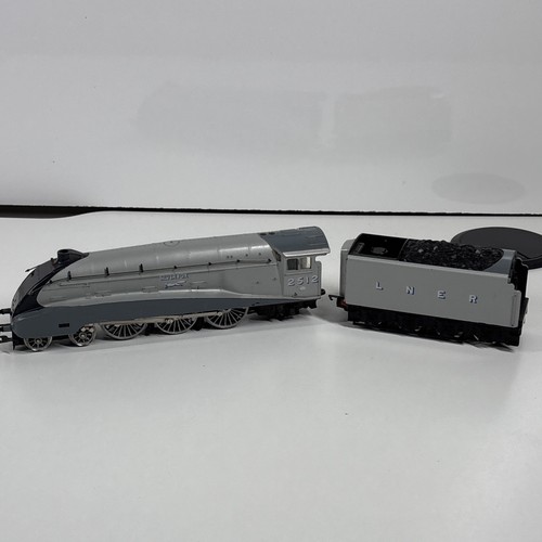 Hornby r099 lner class - hornby,