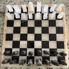 Vtg Carved White & Black Onyx