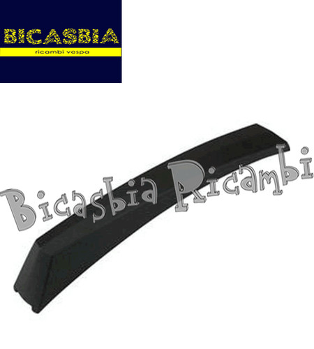 2472 front fender crest - front,