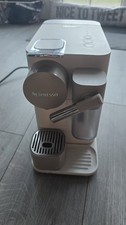 De'Longhi Lattissima One - Nespresso Coffee Machine (White) & milk frother