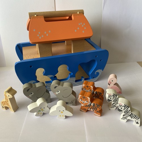 Toy van wooden - le,
