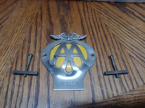Vintage car grille badge - aa,