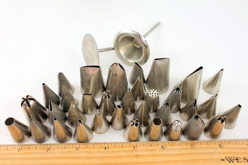 Lot wilton piping - of,