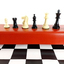 Vintage Staunton Style Tournament Chess Set Weighted Plastic Pieces Hungary 70s