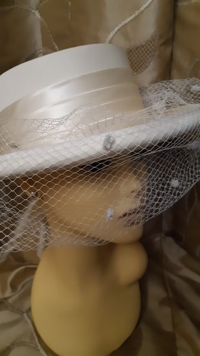 Fab ladies cream - cream, hat