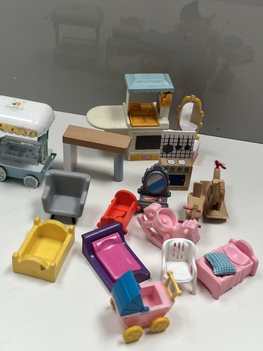 Doll house furniture - furniture, lot