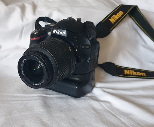Nikon d5100 digital slr camera - slr,
