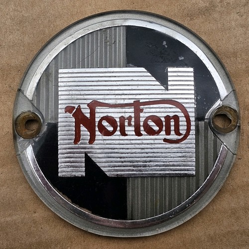 Norton dominator tank badge