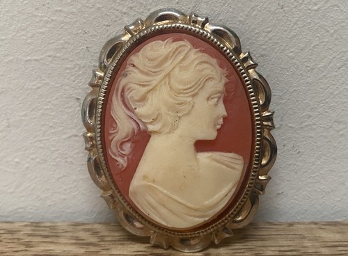 Vintage cameo brooch coral - cameo,