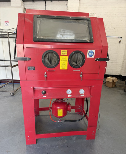 Mattis red blast cabinet - red,