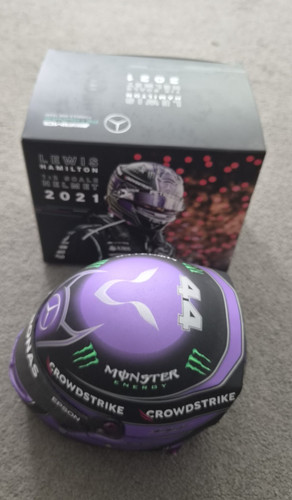 Lewis hamilton mercedes amg - hamilton, mercedes-amg