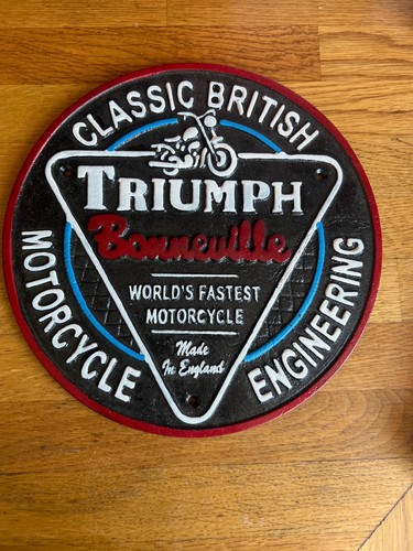 Cast iron triumph motorcycle - triumph,