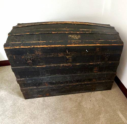 Vintage black barrel - vintage, trunk