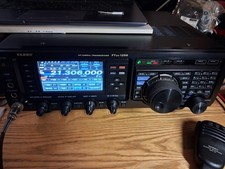 Yaesu FTDX 1200 hf transceiver