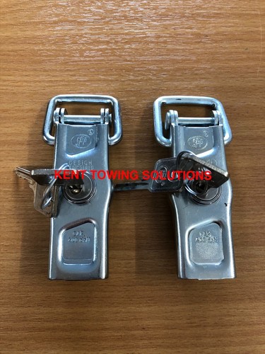 Two lockable catches suits - two,