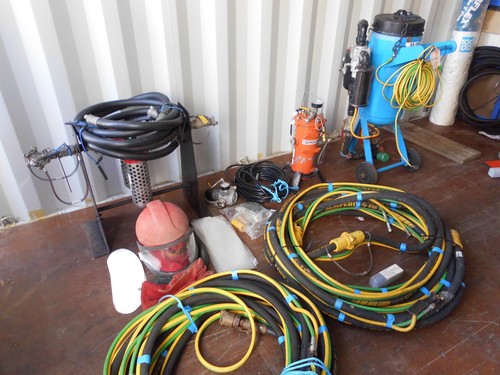 Blast pot with - blast,