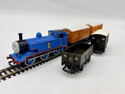 Hornby thomas tank engine - hornby,