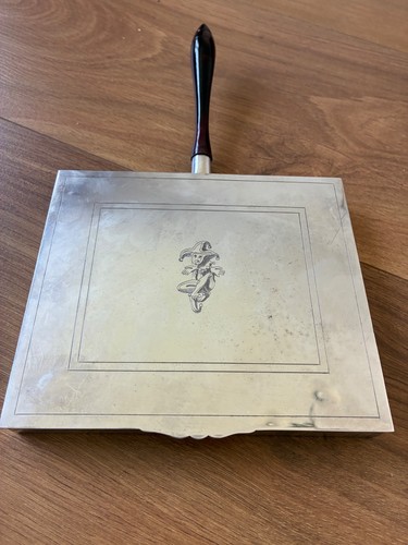 Silent butler crumb catcher - butler,