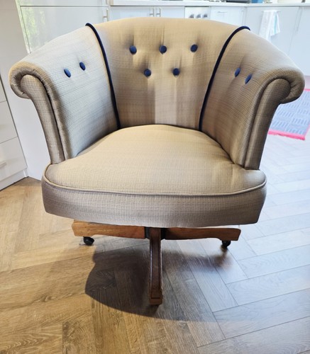 Good condition used captain - good,