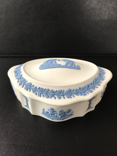 Wedgwood white jasperware oval - jasperware,