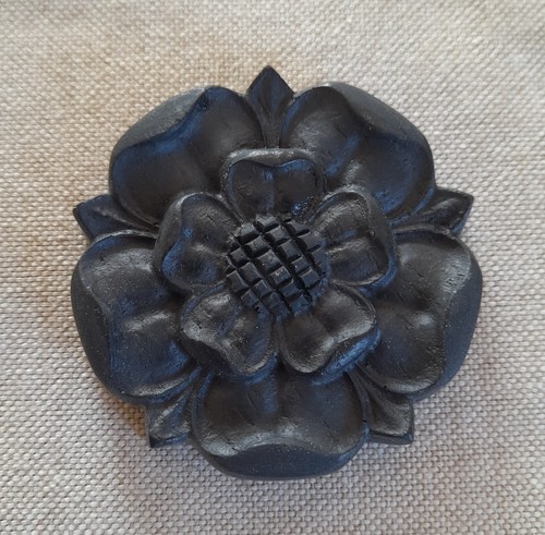 6cm black resin not oak - a,