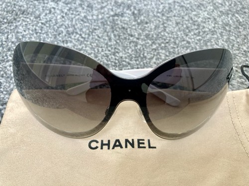 Authentic chanel white quilted - chanel,