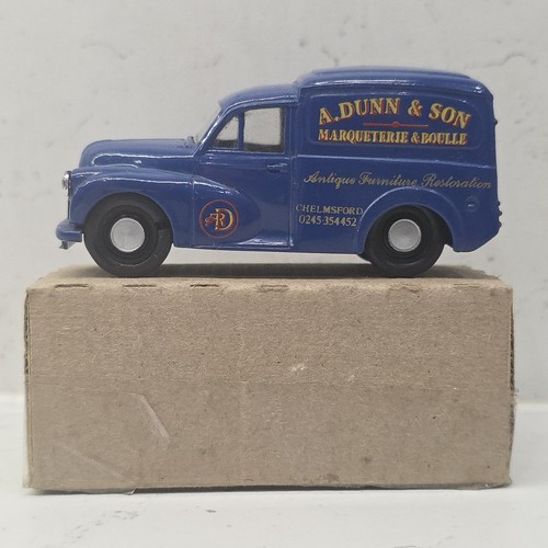 Corgi morris minor van dunn - morris,