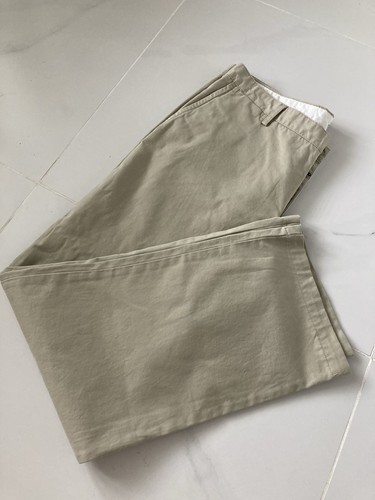 Bnwot mens dockers waist 34 - 36,