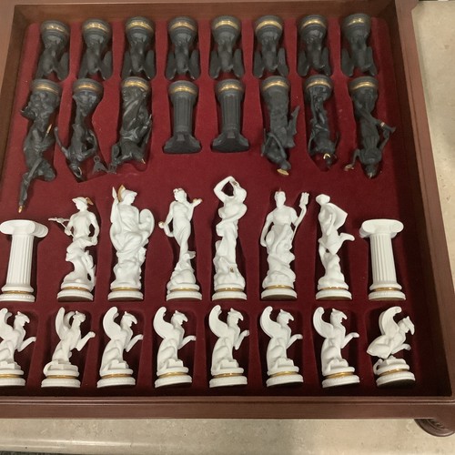 Franklin mint porcelain chess - porcelain,