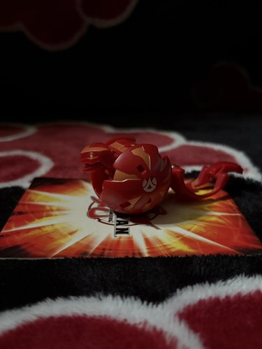 Bakugan pyrus serpenoid - pyrus,