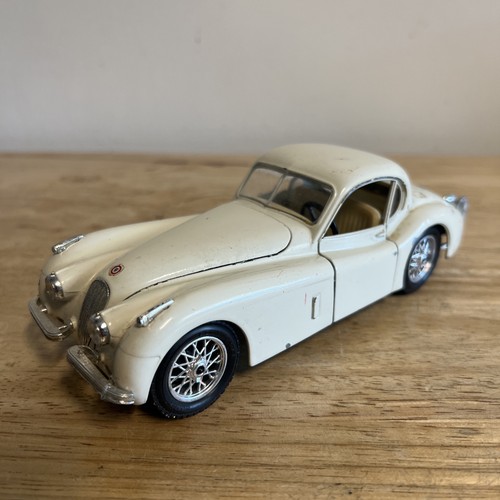 Burago jaguar xk120 roadster - jaguar,