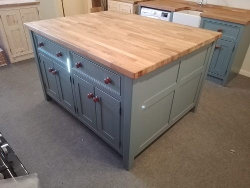 Large freestanding kitchen - freestanding,