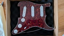 Strat Loaded Pickguard SSS Alnico V Red 3 Ply 11 Hole for Fender Stratocaster
