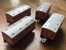 Thomas The Tank Engine Annie & Clarabel carriages Trackmaster