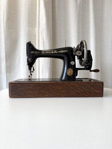 Vintage singer 99k hand - hand, crank