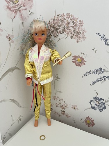 Vintage hasbro sindy superstar - hasbro,